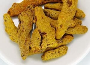 Uses of dry root turmeric 